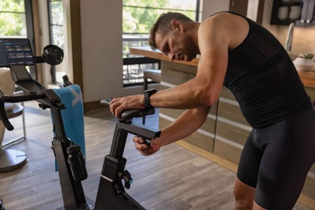 Garmin Tacx® NEO Bike Plus Heimtrainer – Bild 11